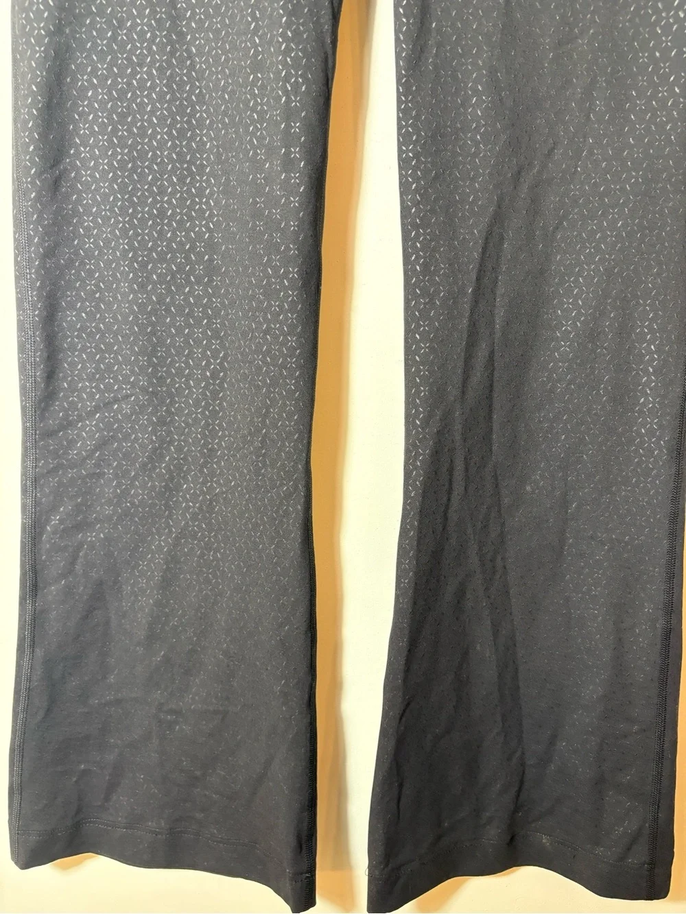Lululemon Sz 8 Black Groove Super-High-Rise Flared Pant Nulu Gradiate Geo